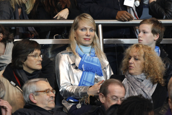 跟队记者：尤文仍在重点关注迈尼昂，球员的续约谈判陷入停滞（跟队记者：尤文持续关注迈尼昂，球员续约谈判已停摆）