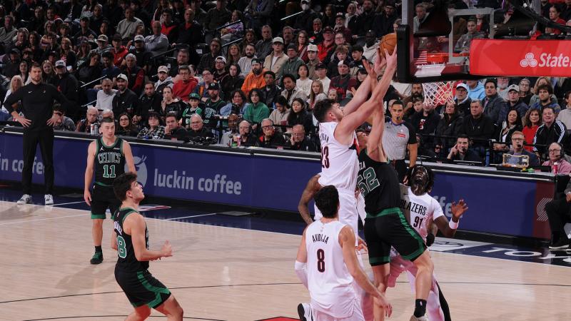 姆贝莫、阿马德和马兹拉维打完对伯恩茅斯之战就要离队。（与伯恩茅斯一战后，姆贝莫、阿马德与马兹拉维将离队）