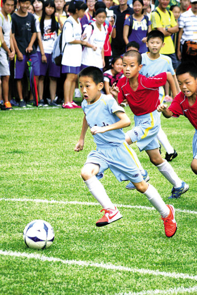 WTT总决赛：王楚钦／孙颖莎战胜印度组合，收获赛事开门红（WTT总决赛首战告捷：王楚钦／孙颖莎击败印度组合）